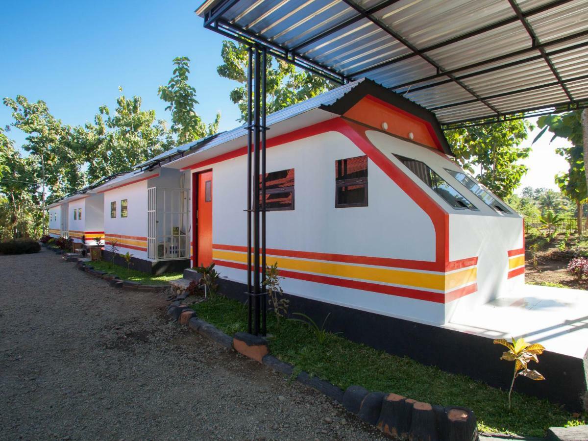 Reddoorz Near Banyuwangi Kota Train Station Hotel Exterior photo