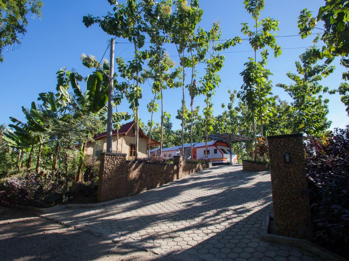 Reddoorz Near Banyuwangi Kota Train Station Hotel Exterior photo