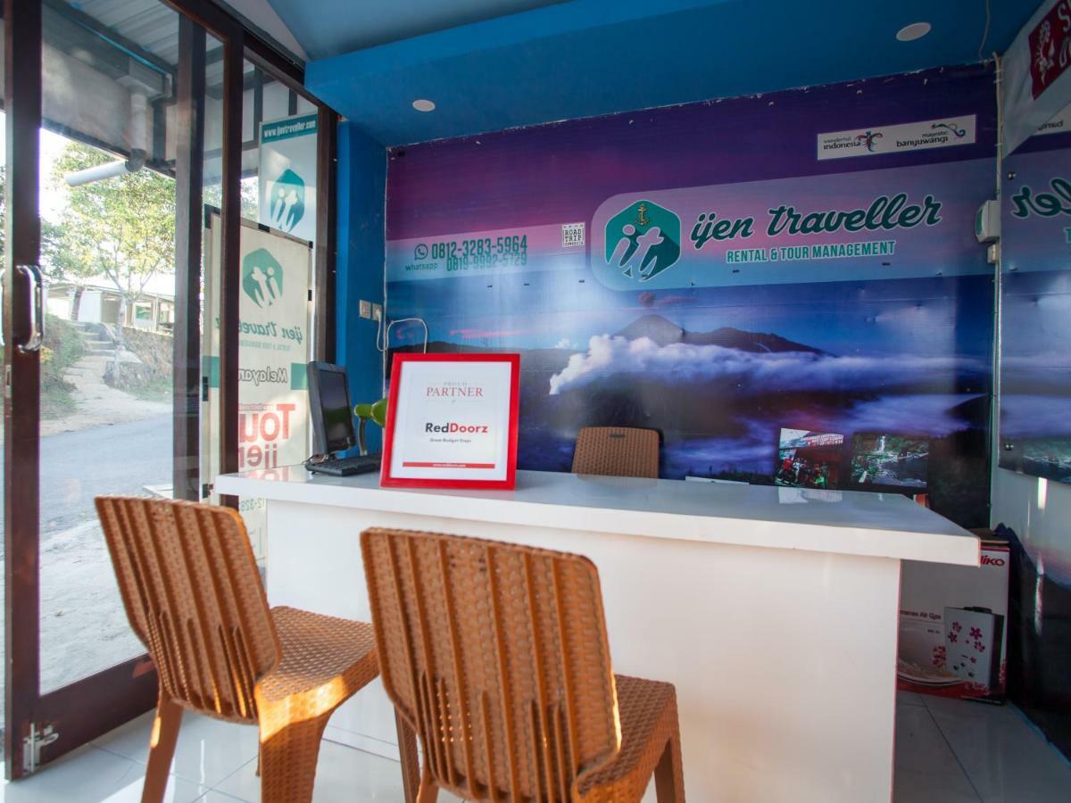 Reddoorz Near Banyuwangi Kota Train Station Hotel Exterior photo